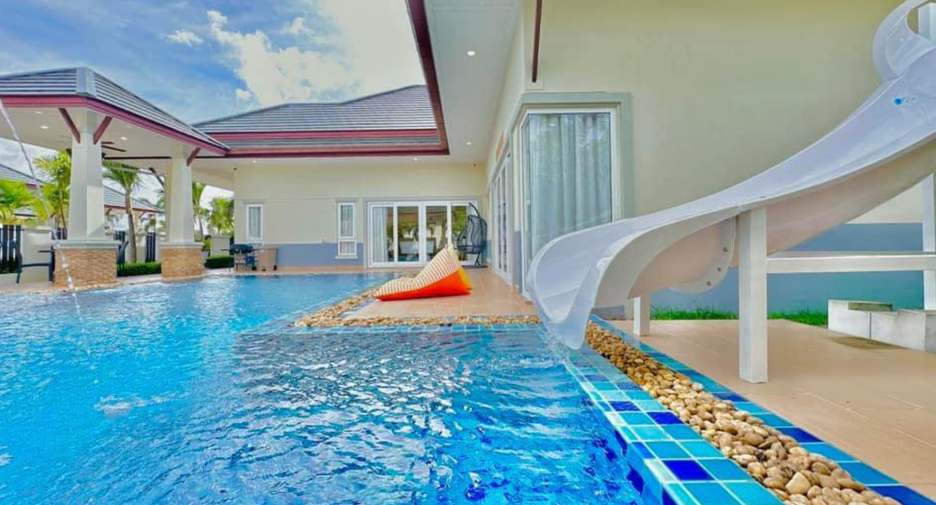 Villa en venta de 4 habitaciones en Bang Saray, Pattaya