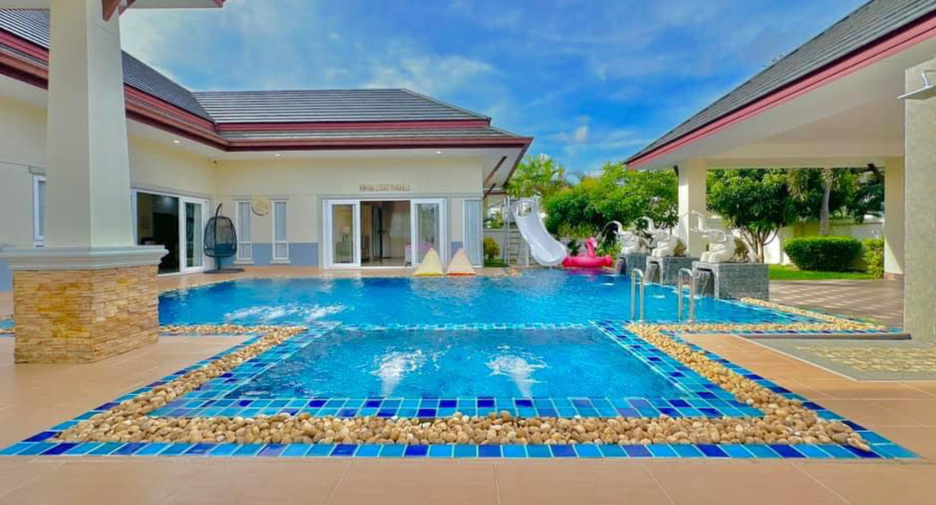 Villa en venta de 4 habitaciones en Bang Saray, Pattaya