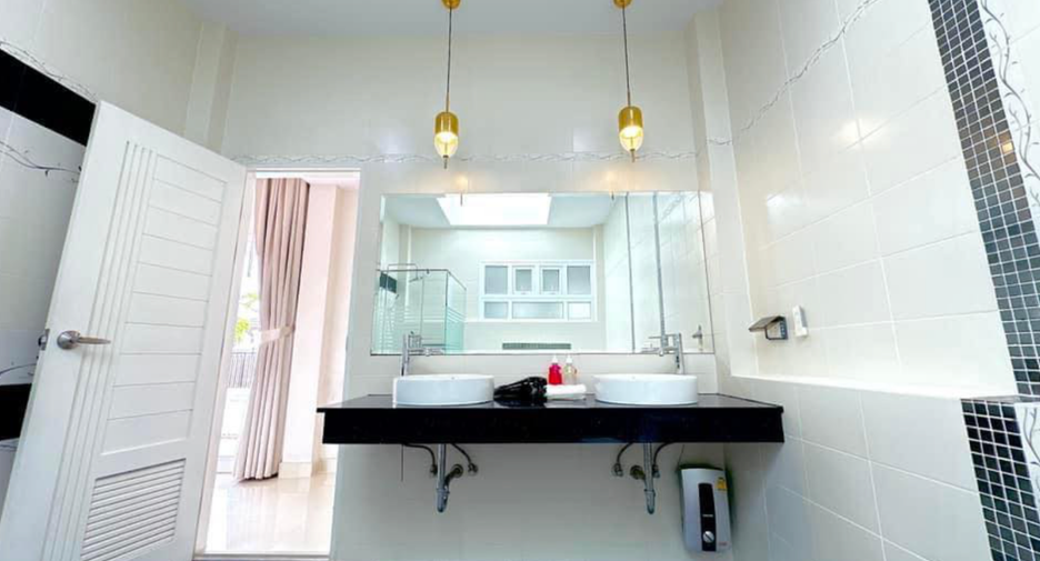Villa en venta de 4 habitaciones en Bang Saray, Pattaya