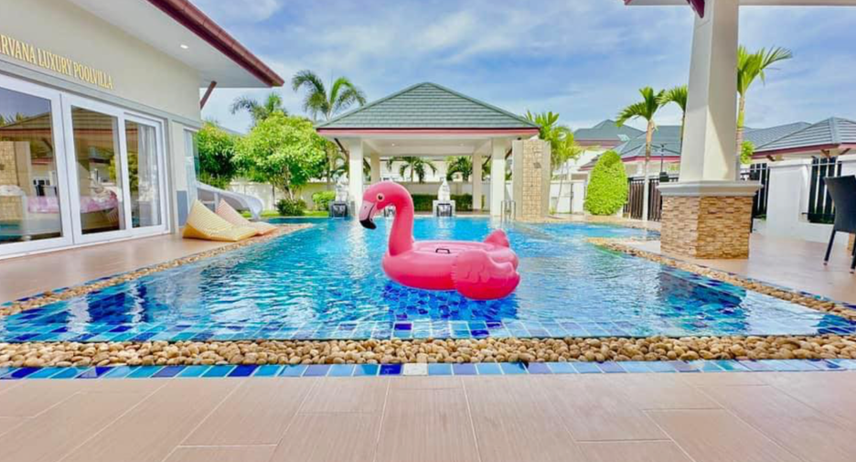 Villa en venta de 4 habitaciones en Bang Saray, Pattaya
