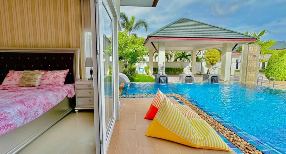 Villa en venta de 4 habitaciones en Bang Saray, Pattaya