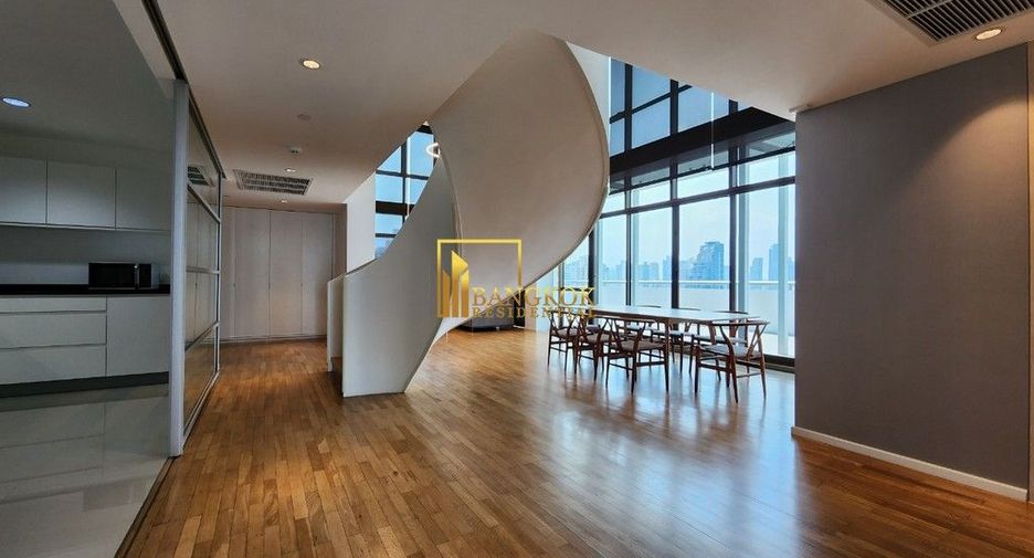 For rent 4 bedrooms apartment in Watthana, Bangkok