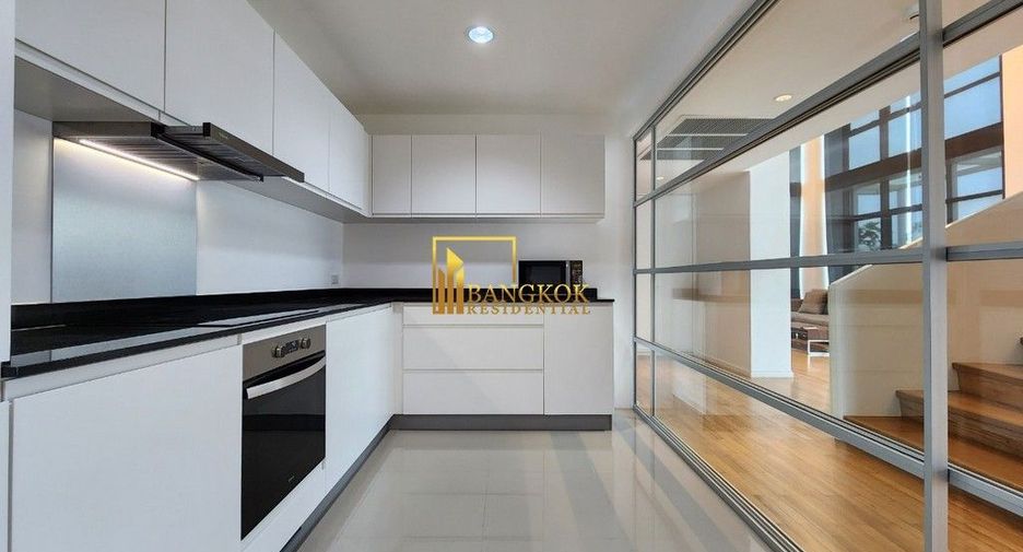 For rent 4 bedrooms apartment in Watthana, Bangkok