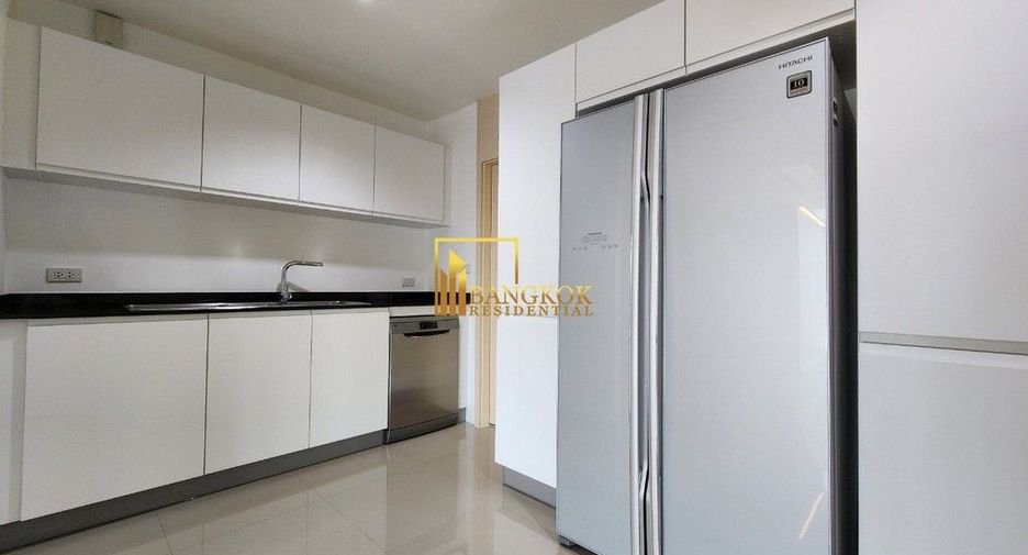For rent 4 bedrooms apartment in Watthana, Bangkok