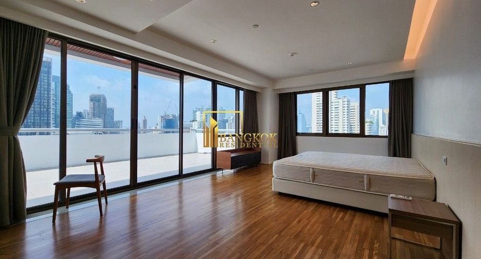 For rent 4 bedrooms apartment in Watthana, Bangkok