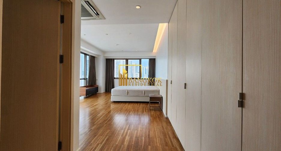 For rent 4 bedrooms apartment in Watthana, Bangkok