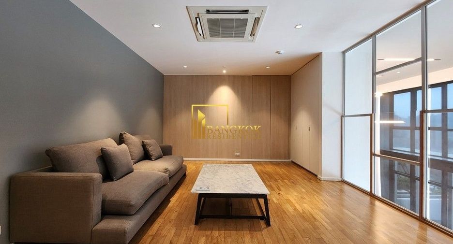 For rent 4 bedrooms apartment in Watthana, Bangkok