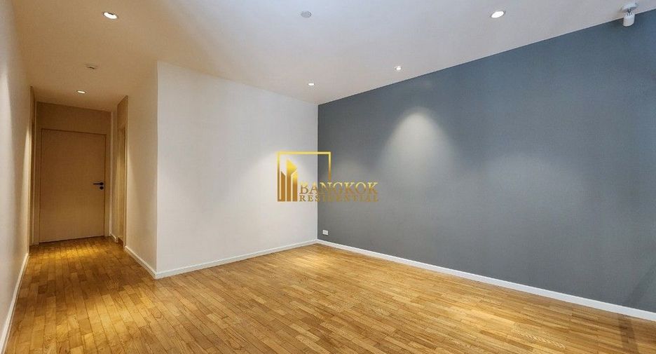 For rent 4 bedrooms apartment in Watthana, Bangkok