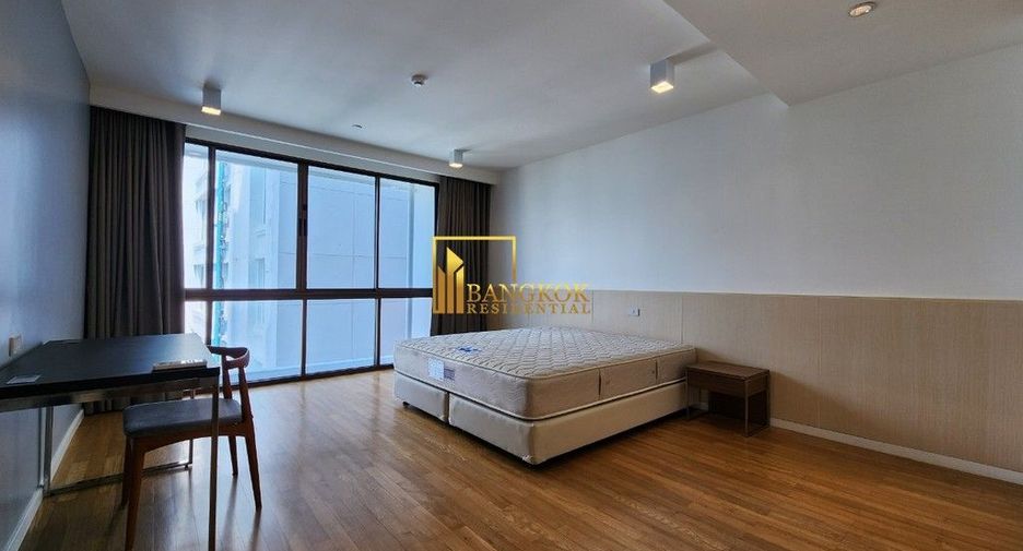 For rent 4 bedrooms apartment in Watthana, Bangkok