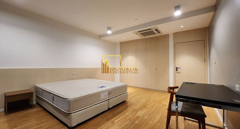 For rent 4 bedrooms apartment in Watthana, Bangkok