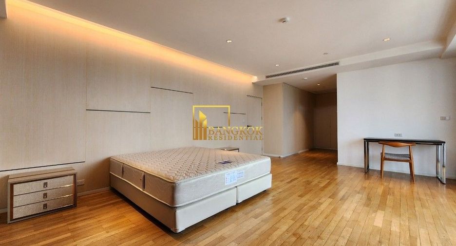 For rent 4 bedrooms apartment in Watthana, Bangkok