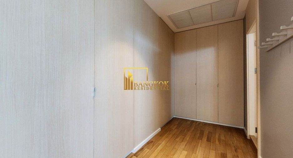 For rent 4 bedrooms apartment in Watthana, Bangkok
