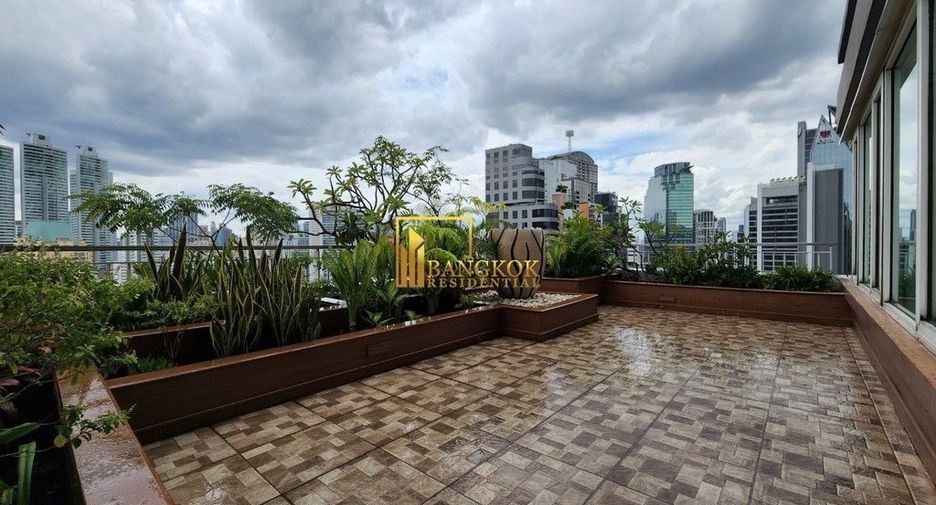 For rent 4 bedrooms condo in Khlong Toei, Bangkok