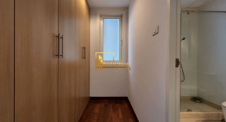 For rent 4 bedrooms condo in Khlong Toei, Bangkok