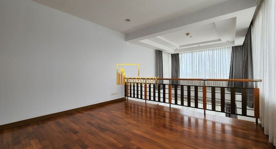 For rent 4 bedrooms condo in Khlong Toei, Bangkok