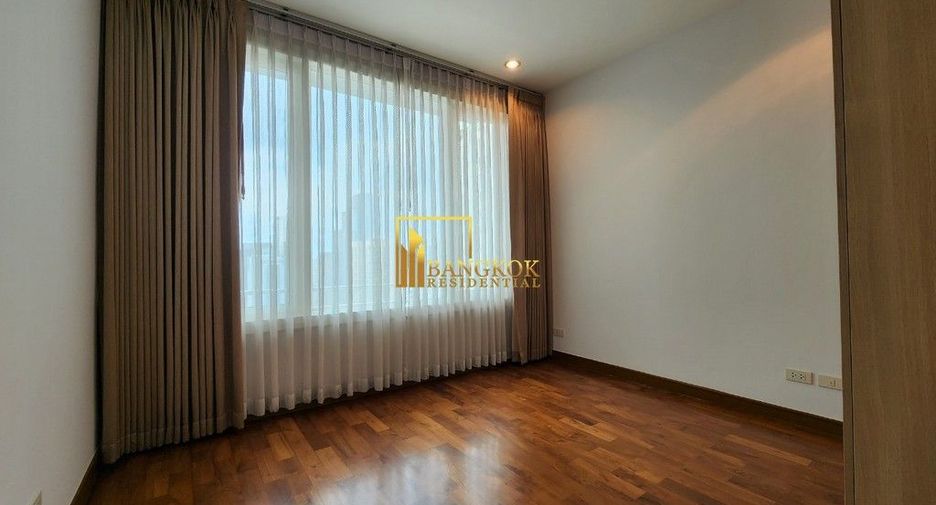 For rent 4 bedrooms condo in Khlong Toei, Bangkok