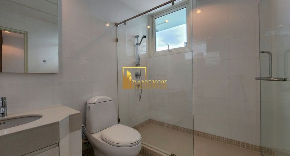 For rent 4 bedrooms condo in Khlong Toei, Bangkok