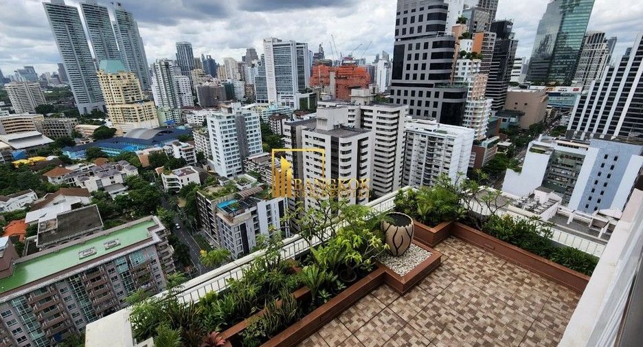 For rent 4 bedrooms condo in Khlong Toei, Bangkok