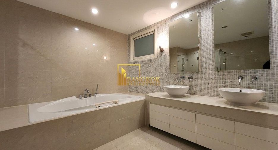 For rent 4 bedrooms condo in Khlong Toei, Bangkok