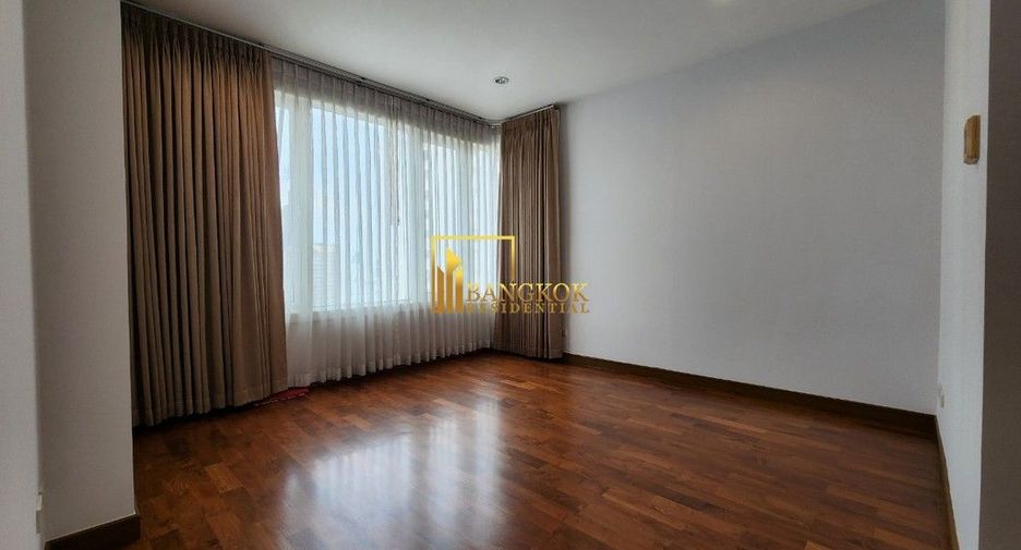 For rent 4 bedrooms condo in Khlong Toei, Bangkok