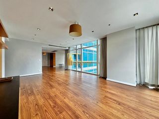 For rent 4 bedrooms condo in Pathum Wan, Bangkok
