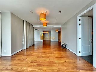 For rent 4 bedrooms condo in Pathum Wan, Bangkok