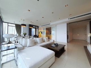 Condo en alquiler de 3 habitaciones en Pathum Wan, Bangkok