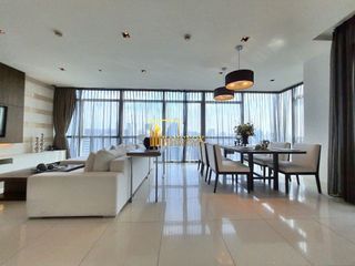 Condo en alquiler de 3 habitaciones en Pathum Wan, Bangkok