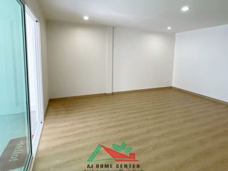 For sale 2 bedrooms townhouse in Wang Thonglang, Bangkok