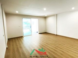 For sale 2 bedrooms townhouse in Wang Thonglang, Bangkok