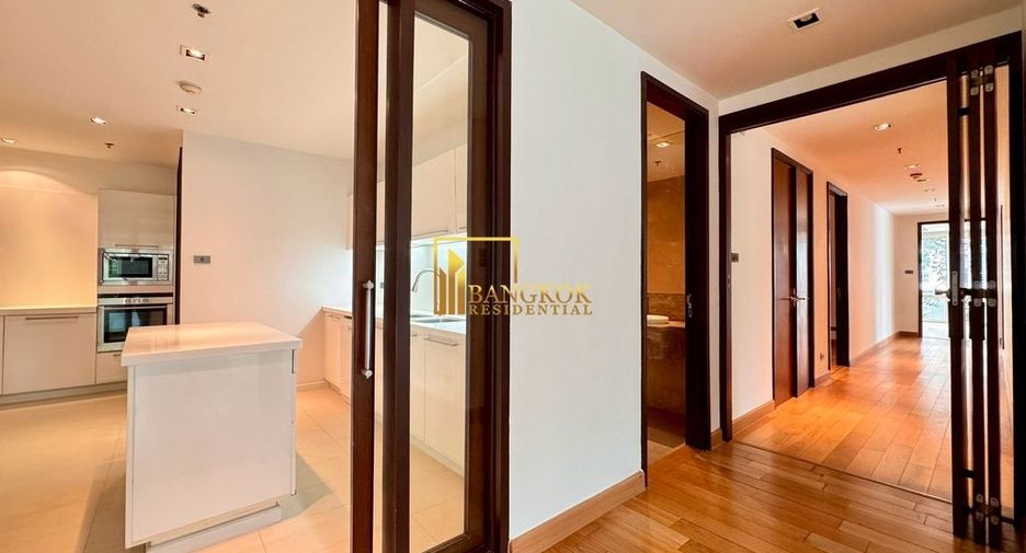 Condo en alquiler de 4 habitaciones en Khlong Toei, Bangkok