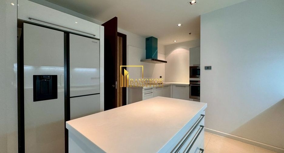 Condo en alquiler de 4 habitaciones en Khlong Toei, Bangkok