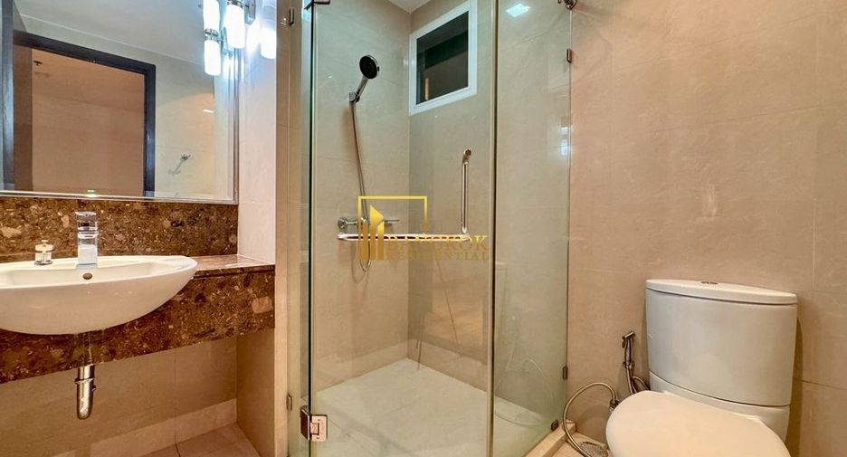 Condo en alquiler de 4 habitaciones en Khlong Toei, Bangkok
