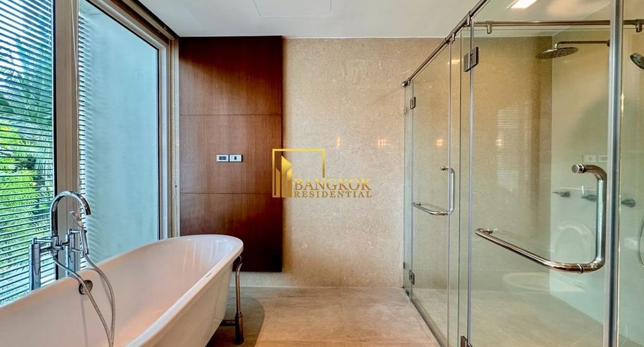 Condo en alquiler de 4 habitaciones en Khlong Toei, Bangkok
