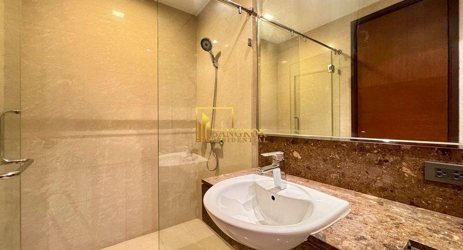 Condo en alquiler de 4 habitaciones en Khlong Toei, Bangkok