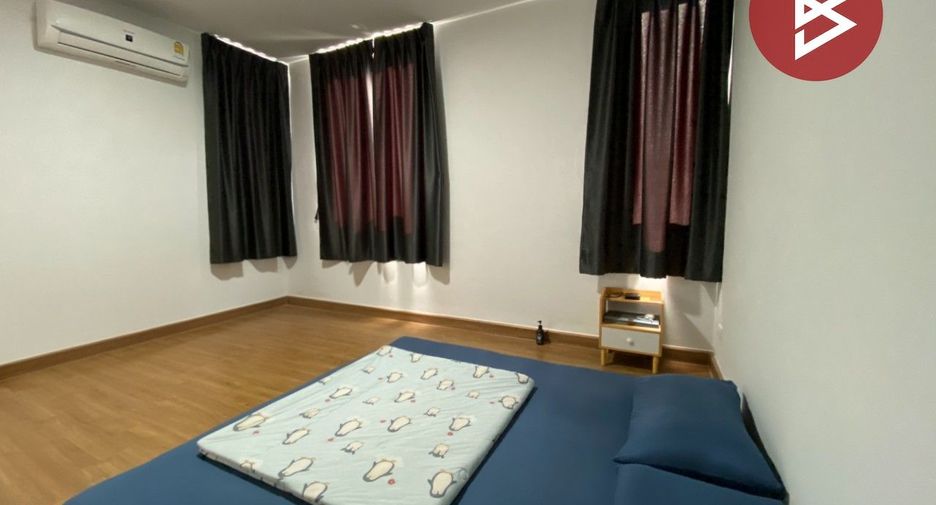 Casa adosada en venta de 2 habitaciones en Sam Phran, Nakhon Pathom