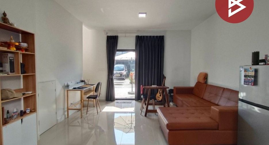 Casa adosada en venta de 2 habitaciones en Sam Phran, Nakhon Pathom