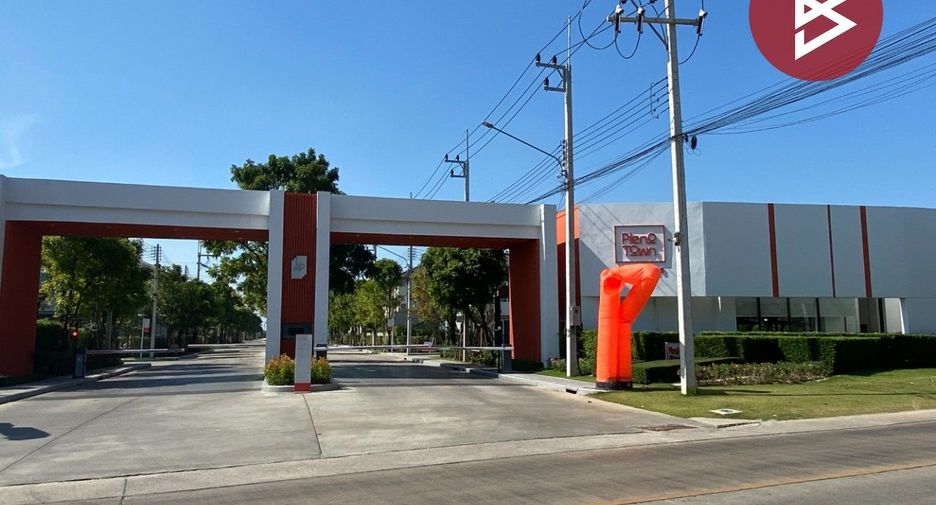 Casa adosada en venta de 2 habitaciones en Sam Phran, Nakhon Pathom
