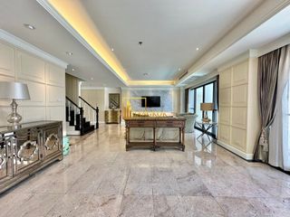 For rent 3 bedrooms condo in Khlong Toei, Bangkok