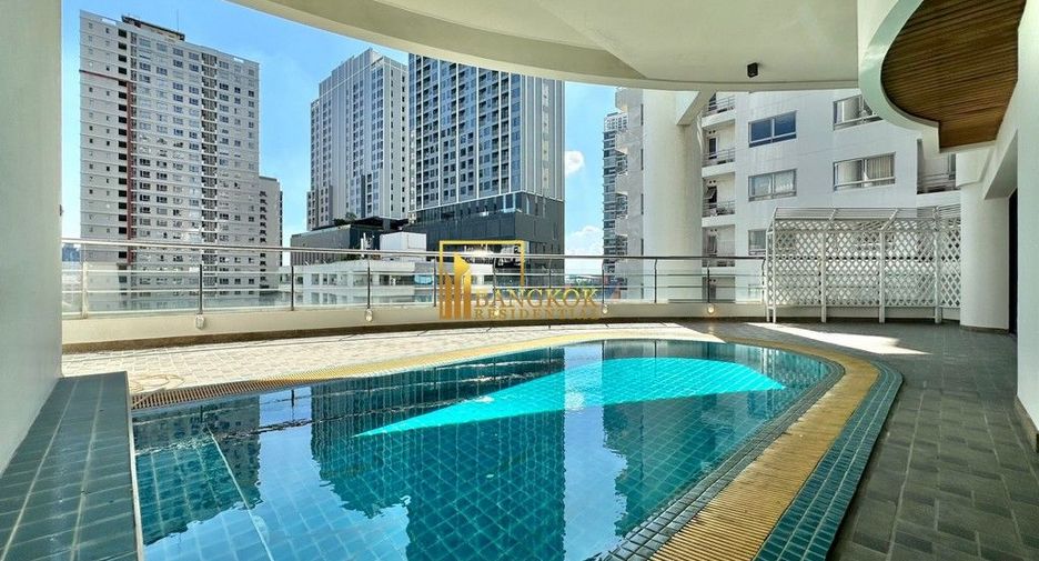 Condo en alquiler de 3 habitaciones en Khlong Toei, Bangkok