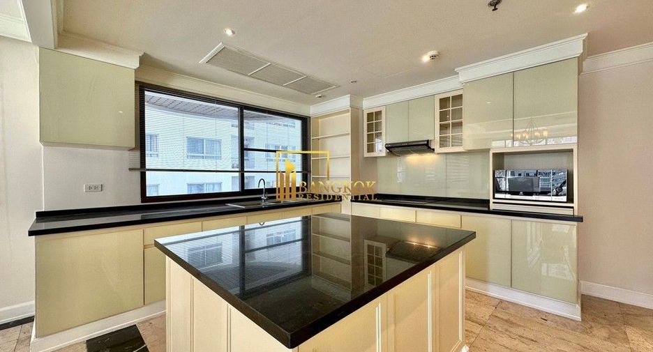 Condo en alquiler de 3 habitaciones en Khlong Toei, Bangkok
