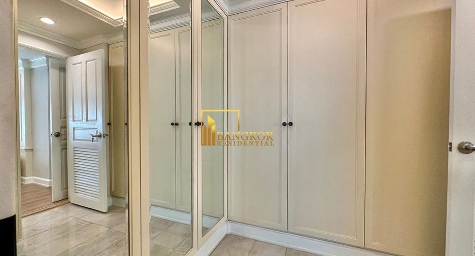 Condo en alquiler de 3 habitaciones en Khlong Toei, Bangkok