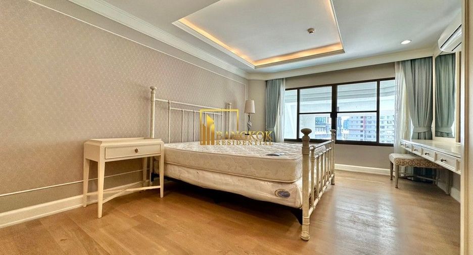Condo en alquiler de 3 habitaciones en Khlong Toei, Bangkok