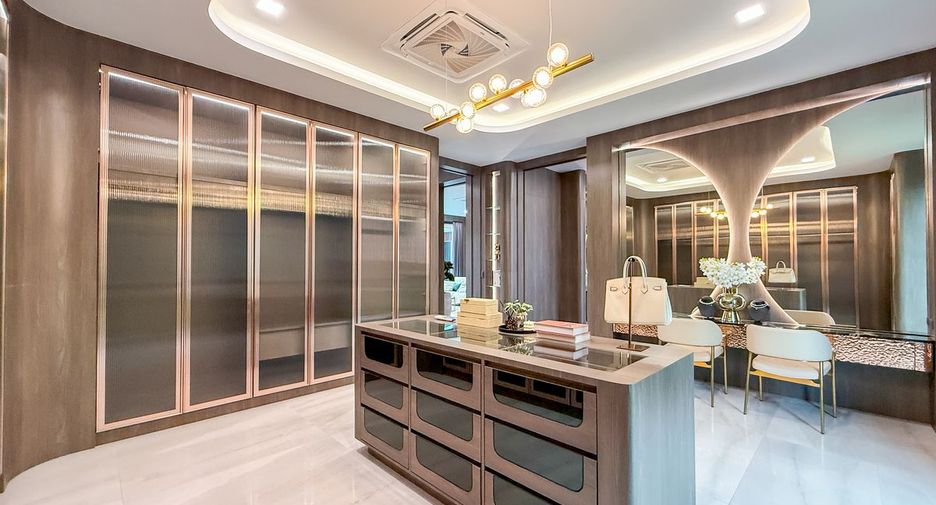 Villa en venta de 6 habitaciones en Bang Lamung, Chonburi