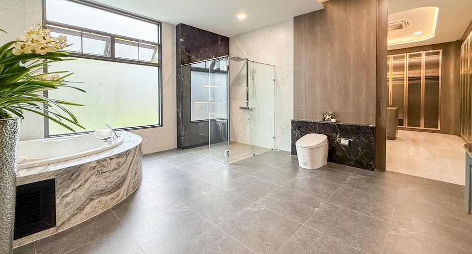Villa en venta de 6 habitaciones en Bang Lamung, Chonburi
