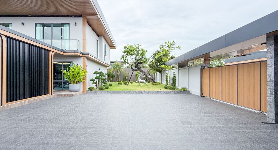 Villa en venta de 6 habitaciones en Bang Lamung, Chonburi