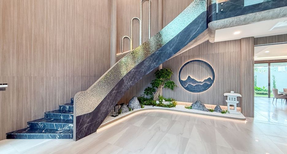 Villa en venta de 6 habitaciones en Bang Lamung, Chonburi