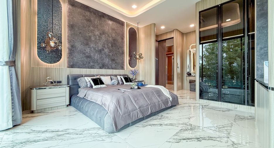 Villa en venta de 6 habitaciones en Bang Lamung, Chonburi