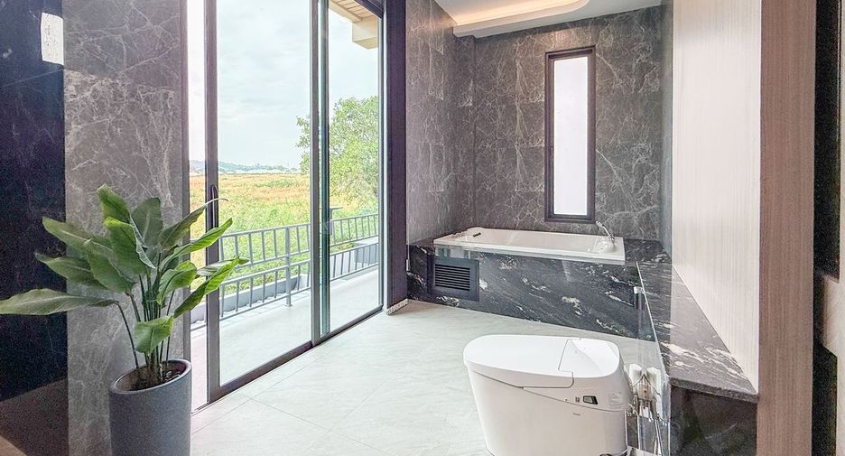 Villa en venta de 6 habitaciones en Bang Lamung, Chonburi