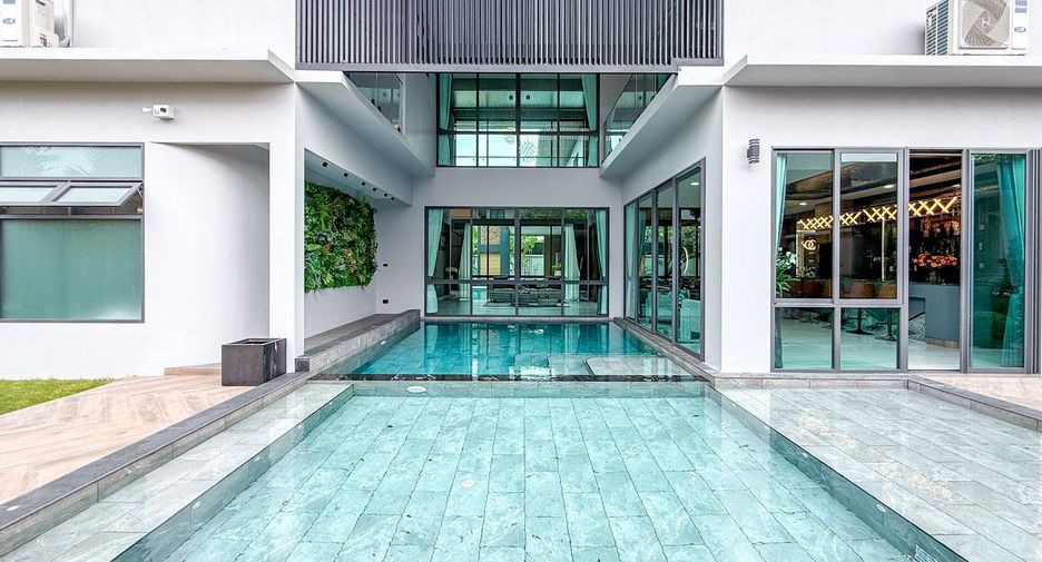 Villa en venta de 6 habitaciones en Bang Lamung, Chonburi